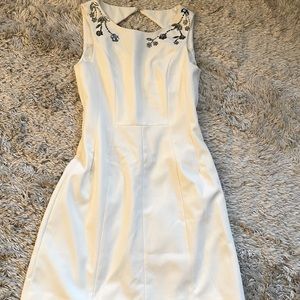 Beautiful fitted white H&M dress size 6